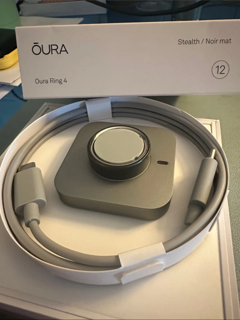 Oura Ring 4 in Stealth/ Black Matte
